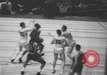 Immagine di Partita di basket campionato 1950 New York City USA, 1950, secondo 20 filmato di repertorio 65675058618