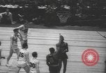 Immagine di Partita di basket campionato 1950 New York City USA, 1950, secondo 23 filmato di repertorio 65675058618