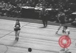 Immagine di Partita di basket campionato 1950 New York City USA, 1950, secondo 47 filmato di repertorio 65675058618