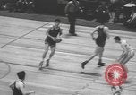 Immagine di Partita di basket campionato 1950 New York City USA, 1950, secondo 49 filmato di repertorio 65675058618