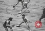 Immagine di Partita di basket campionato 1950 New York City USA, 1950, secondo 51 filmato di repertorio 65675058618