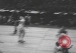 Immagine di Partita di basket campionato 1950 New York City USA, 1950, secondo 54 filmato di repertorio 65675058618
