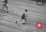 Immagine di Partita di basket campionato 1950 New York City USA, 1950, secondo 60 filmato di repertorio 65675058618