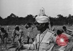 Standbild indischen Ingenieur Tamu Birma, 1944, aus Sekunde 54 historischem Filmmaterial Videoclip 65675058622