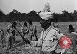Standbild indischen Ingenieur Tamu Birma, 1944, aus Sekunde 60 historischem Filmmaterial Videoclip 65675058622