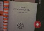Standbild Mädchen auf windiger Tag mit Puerto Rican Kapitolhaube im Hintergrund Puerto Rico, 1941, aus Sekunde 51 historischem Filmmaterial Videoclip 65675058642