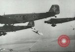 Image des forces allemandes attaquent la Norvège Norvège, 1940, de la seconde 26 séquences d'archives historiques vidéo 65675058661