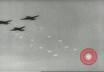 Image des forces allemandes attaquent la Norvège Norvège, 1940, de la seconde 28 séquences d'archives historiques vidéo 65675058661