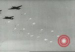 Image des forces allemandes attaquent la Norvège Norvège, 1940, de la seconde 29 séquences d'archives historiques vidéo 65675058661