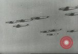 Image des forces allemandes attaquent la Norvège Norvège, 1940, de la seconde 34 séquences d'archives historiques vidéo 65675058661