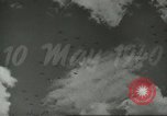 Standbild deutsche Flugzeuge bombardieren Belgien und Holland Europa, 1940, aus Sekunde 12 historischem Filmmaterial Videoclip 65675058662