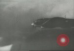 Standbild deutsche Flugzeuge bombardieren Belgien und Holland Europa, 1940, aus Sekunde 20 historischem Filmmaterial Videoclip 65675058662