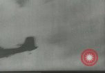 Standbild deutsche Flugzeuge bombardieren Belgien und Holland Europa, 1940, aus Sekunde 24 historischem Filmmaterial Videoclip 65675058662