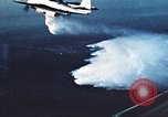 Standbild Brandbekämpfung Flugzeuge California United States USA, 1955, aus Sekunde 60 historischem Filmmaterial Videoclip 65675058692