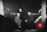 Standbild Weihnachtslied Stille Nacht gesungen in Österreich Oberndorf Österreich, 1950, aus Sekunde 12 historischem Filmmaterial Videoclip 65675058714
