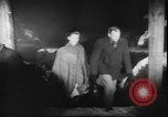 Standbild Weihnachtslied Stille Nacht gesungen in Österreich Oberndorf Österreich, 1950, aus Sekunde 14 historischem Filmmaterial Videoclip 65675058714