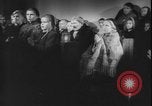 Standbild Weihnachtslied Stille Nacht gesungen in Österreich Oberndorf Österreich, 1950, aus Sekunde 52 historischem Filmmaterial Videoclip 65675058714