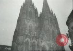 Immagine di Civili tedesco Colonia Germania, 1945, secondo 18 filmato di repertorio 65675058756