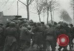 Standbild Die alliierten Streitkräfte voraus zum Rhein Rheinland Deutschland, 1945, aus Sekunde 15 historischem Filmmaterial Videoclip 65675058758
