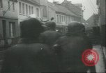 Standbild Die alliierten Streitkräfte voraus zum Rhein Rheinland Deutschland, 1945, aus Sekunde 49 historischem Filmmaterial Videoclip 65675058758