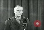 Immagine di Generale Courtney H Hodges United States USA, 1945, secondo 28 filmato di repertorio 65675058759