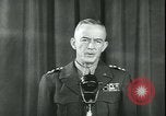 Immagine di Generale Courtney H Hodges United States USA, 1945, secondo 48 filmato di repertorio 65675058759