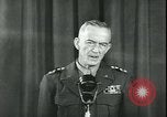 Immagine di Generale Courtney H Hodges United States USA, 1945, secondo 56 filmato di repertorio 65675058759