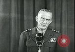 Immagine di Generale Courtney H Hodges United States USA, 1945, secondo 58 filmato di repertorio 65675058759
