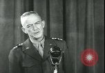 Immagine di Generale Courtney H Hodges United States USA, 1945, secondo 60 filmato di repertorio 65675058759