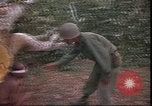 Image le Viet Cong suspects Pleiku Sud Vietnam, 1966, de la seconde 8 séquences d'archives historiques vidéo 65675058782