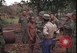 Image le Viet Cong suspects Pleiku Sud Vietnam, 1966, de la seconde 22 séquences d'archives historiques vidéo 65675058782