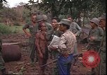 Image le Viet Cong suspects Pleiku Sud Vietnam, 1966, de la seconde 27 séquences d'archives historiques vidéo 65675058782
