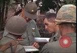 Image le Viet Cong suspects Pleiku Sud Vietnam, 1966, de la seconde 28 séquences d'archives historiques vidéo 65675058782