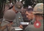 Image le Viet Cong suspects Pleiku Sud Vietnam, 1966, de la seconde 29 séquences d'archives historiques vidéo 65675058782