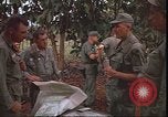 Image le Viet Cong suspects Pleiku Sud Vietnam, 1966, de la seconde 49 séquences d'archives historiques vidéo 65675058782