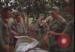 Image le Viet Cong suspects Pleiku Sud Vietnam, 1966, de la seconde 50 séquences d'archives historiques vidéo 65675058782