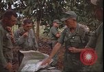 Image le Viet Cong suspects Pleiku Sud Vietnam, 1966, de la seconde 52 séquences d'archives historiques vidéo 65675058782