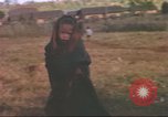 Standbild vietnamesischen Dorfbewohner Plei Mrong Vietnam, 1965, aus Sekunde 23 historischem Filmmaterial Videoclip 65675058791