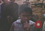 Standbild vietnamesischen Dorfbewohner Plei Mrong Vietnam, 1965, aus Sekunde 49 historischem Filmmaterial Videoclip 65675058791