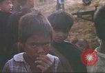 Standbild vietnamesischen Dorfbewohner Plei Mrong Vietnam, 1965, aus Sekunde 52 historischem Filmmaterial Videoclip 65675058791