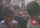 Standbild vietnamesischen Dorfbewohner Plei Mrong Vietnam, 1965, aus Sekunde 55 historischem Filmmaterial Videoclip 65675058791