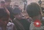 Standbild vietnamesischen Dorfbewohner Plei Mrong Vietnam, 1965, aus Sekunde 58 historischem Filmmaterial Videoclip 65675058791