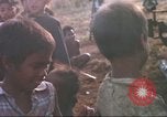Standbild vietnamesischen Dorfbewohner Plei Mrong Vietnam, 1965, aus Sekunde 60 historischem Filmmaterial Videoclip 65675058791