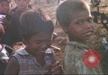 Standbild vietnamesischen Dorfbewohner Plei Mrong Vietnam, 1965, aus Sekunde 61 historischem Filmmaterial Videoclip 65675058791