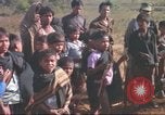 Standbild vietnamesischen Dorfbewohner Vietnam, 1965, aus Sekunde 23 historischem Filmmaterial Videoclip 65675058792