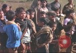 Standbild vietnamesischen Dorfbewohner Vietnam, 1965, aus Sekunde 24 historischem Filmmaterial Videoclip 65675058792
