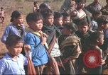 Standbild vietnamesischen Dorfbewohner Vietnam, 1965, aus Sekunde 27 historischem Filmmaterial Videoclip 65675058792