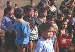 Standbild vietnamesischen Dorfbewohner Vietnam, 1965, aus Sekunde 29 historischem Filmmaterial Videoclip 65675058792