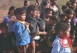 Standbild vietnamesischen Dorfbewohner Vietnam, 1965, aus Sekunde 30 historischem Filmmaterial Videoclip 65675058792