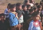 Standbild vietnamesischen Dorfbewohner Vietnam, 1965, aus Sekunde 32 historischem Filmmaterial Videoclip 65675058792